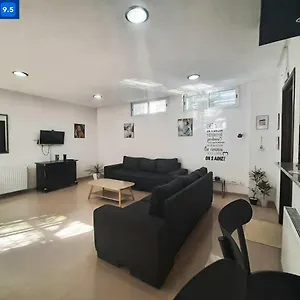Studio Très Bien Situé Au Jardin D El Menzah 1 Appartement