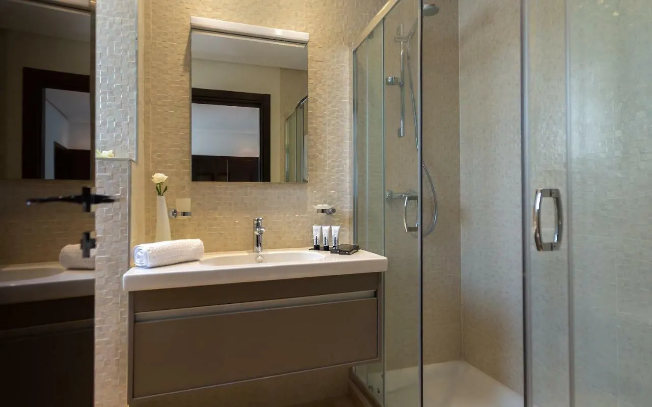 Adam Hotel Suites チュニス 5*,  チュニジア